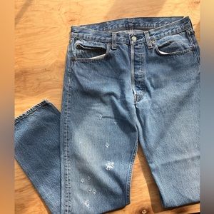 Vintage Levi’s 501 Jeans- Medium wash. 32X36